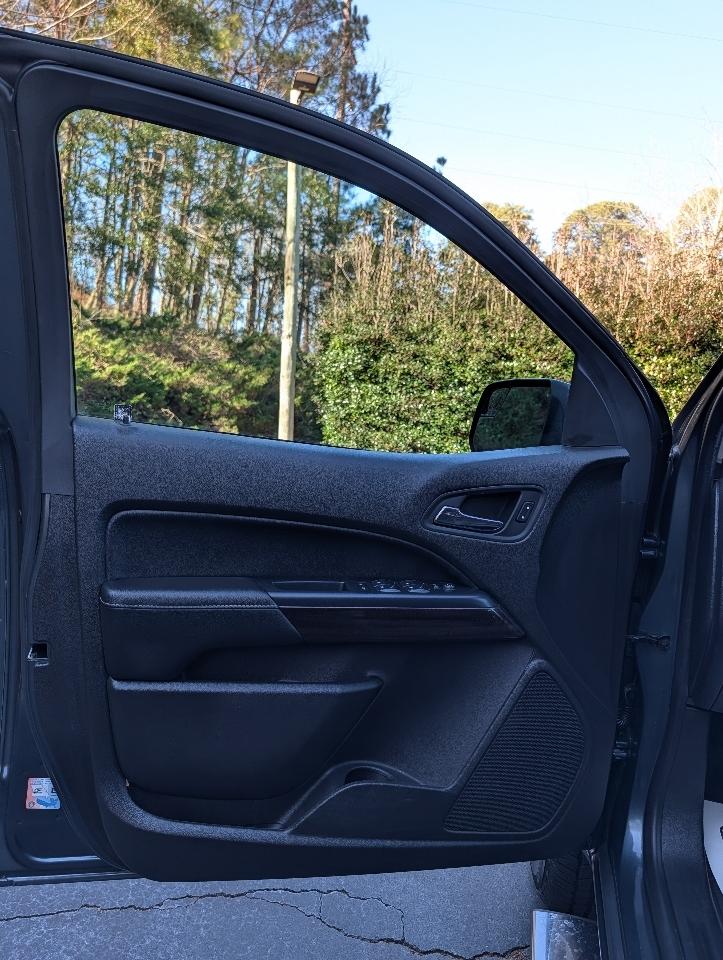 GMC Canyon 4WD Crew Cab 140.5" SLT 2015