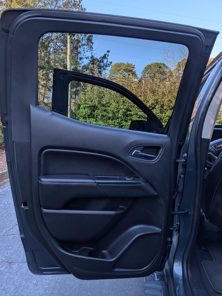 GMC Canyon 4WD Crew Cab 140.5" SLT 2015