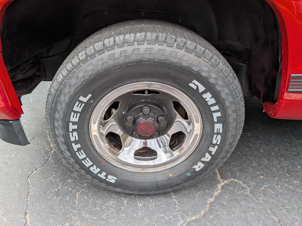 Chevrolet 1500 Reg Cab 117.5" 1990