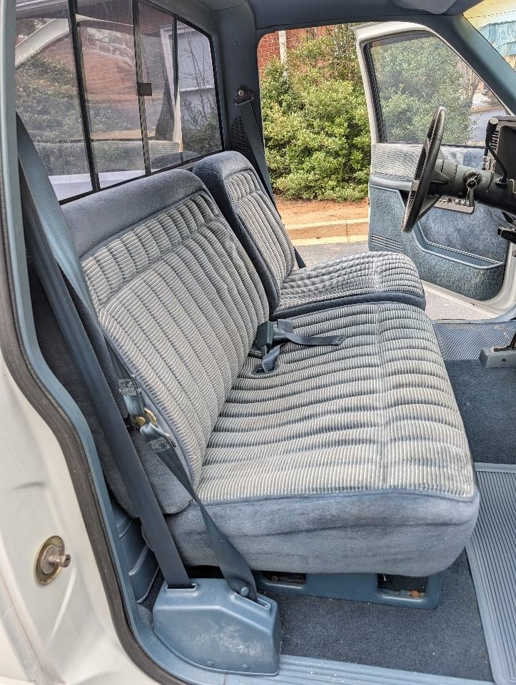 Chevrolet 1500 Reg Cab 117.5" 4WD 1990