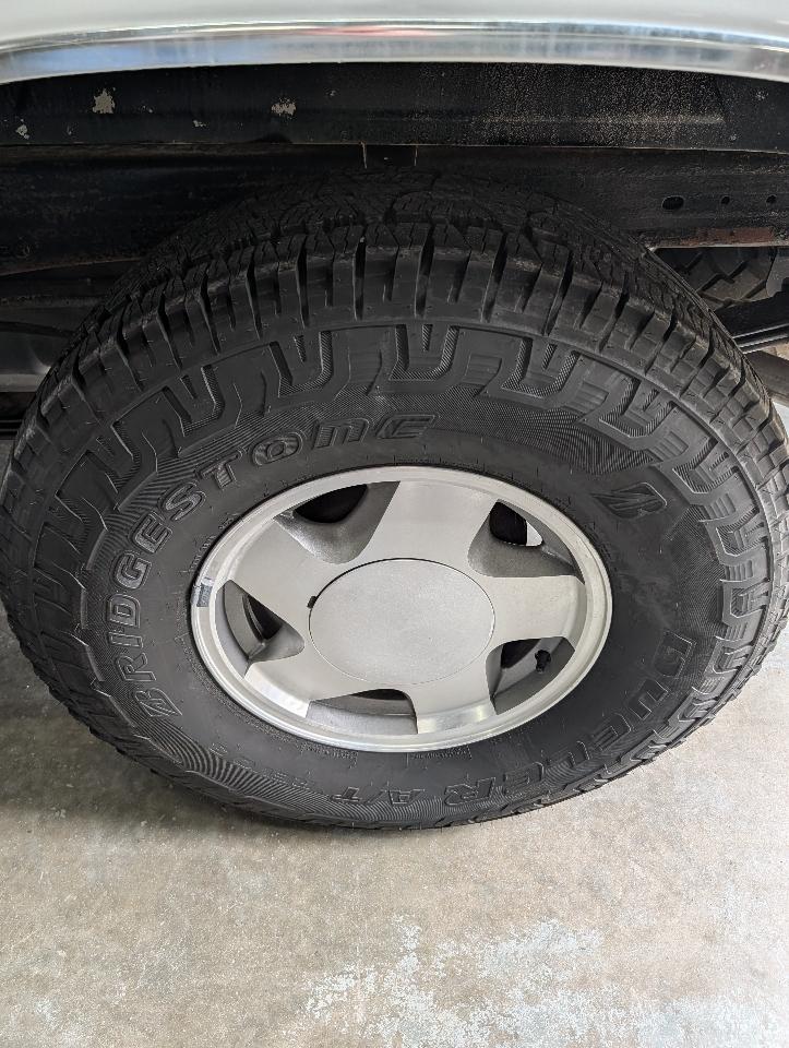 Chevrolet 1500 Reg Cab 117.5" 4WD 1990