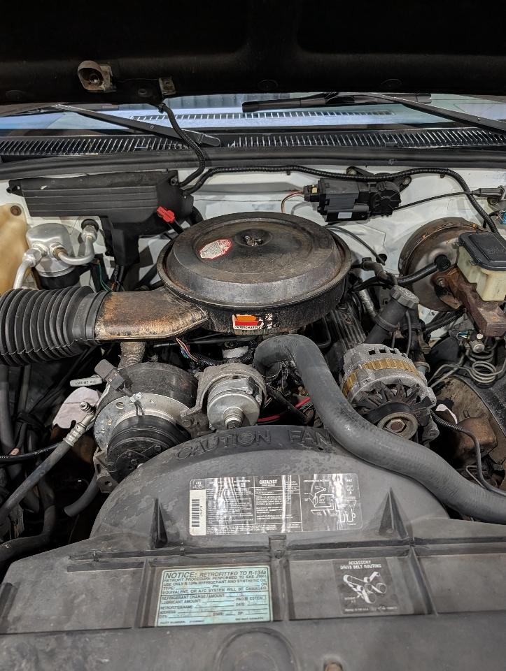 Chevrolet 1500 Reg Cab 117.5" 4WD 1990