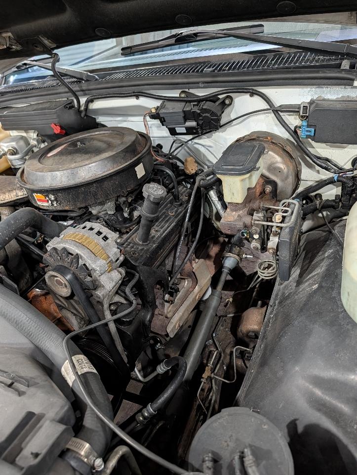 Chevrolet 1500 Reg Cab 117.5" 4WD 1990