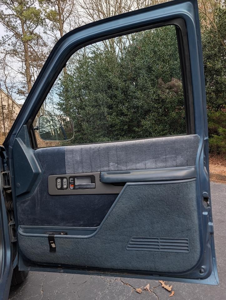 Chevrolet 1500 Reg Cab 117.5" 1991