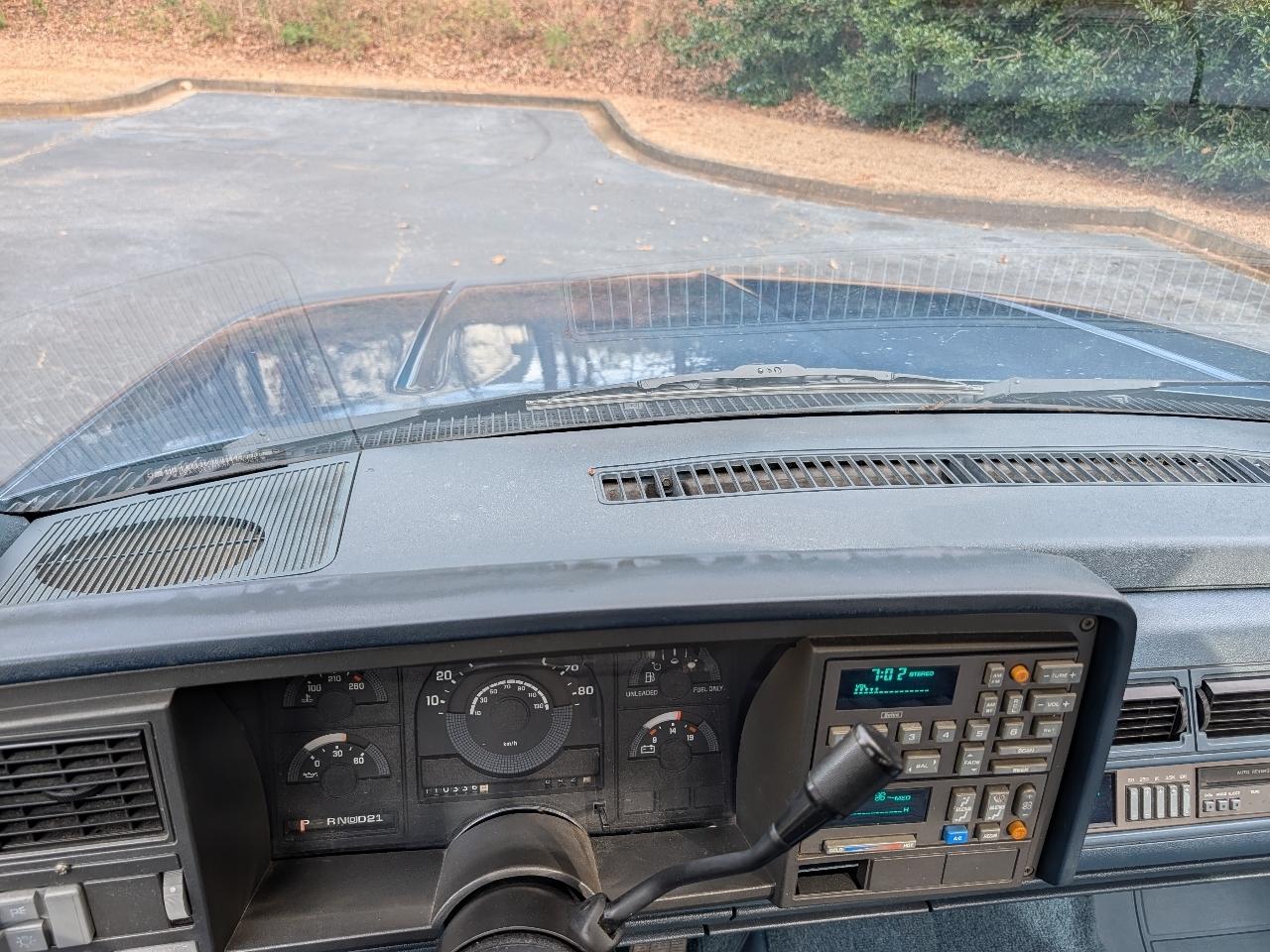 Chevrolet 1500 Reg Cab 117.5" 1991