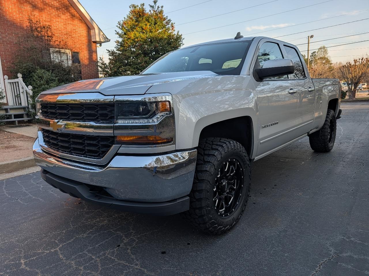 2018 Chevrolet Silverado 1500 4WD Double Cab 143.5" LT w/1LT