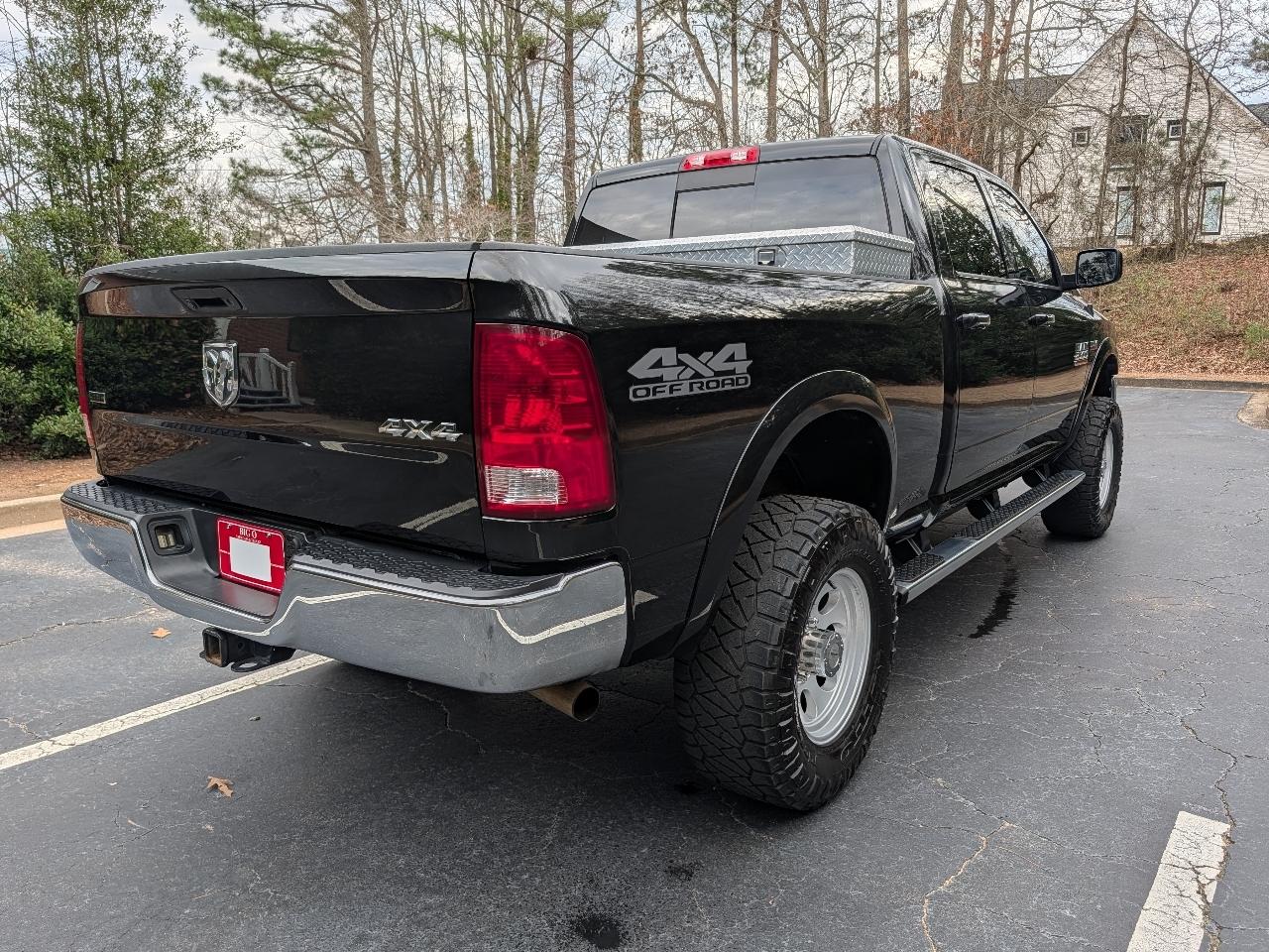 RAM 2500 SLT 4x4 Crew Cab 6'4" Box 2018