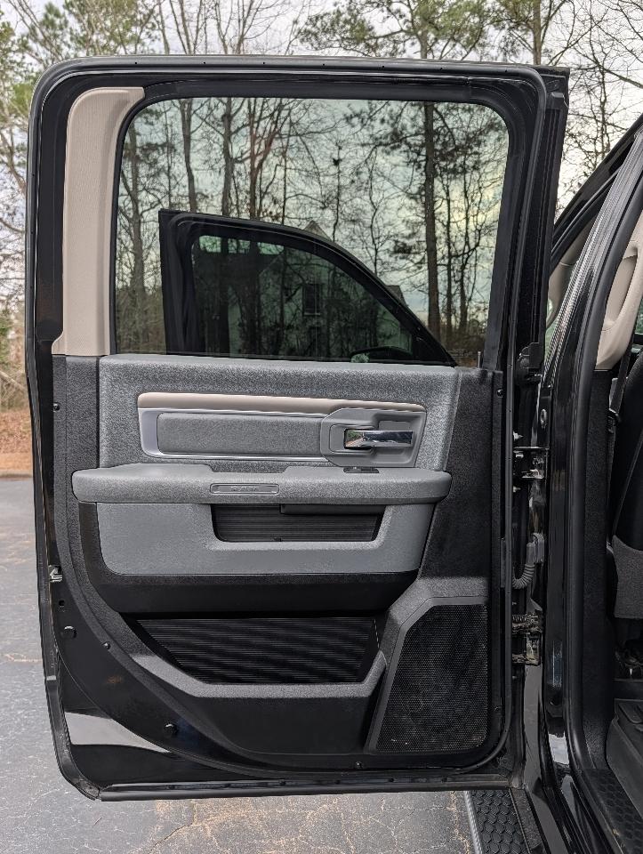 RAM 2500 SLT 4x4 Crew Cab 6'4" Box 2018