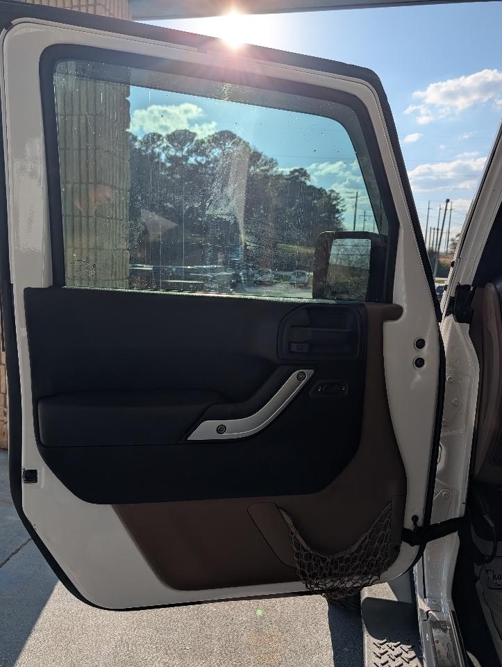 Jeep Wrangler Unlimited 4WD 4dr Rubicon 2012