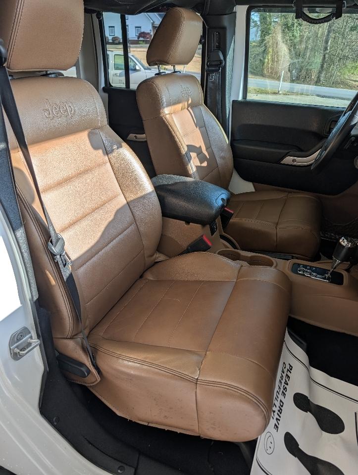 Jeep Wrangler Unlimited 4WD 4dr Rubicon 2012