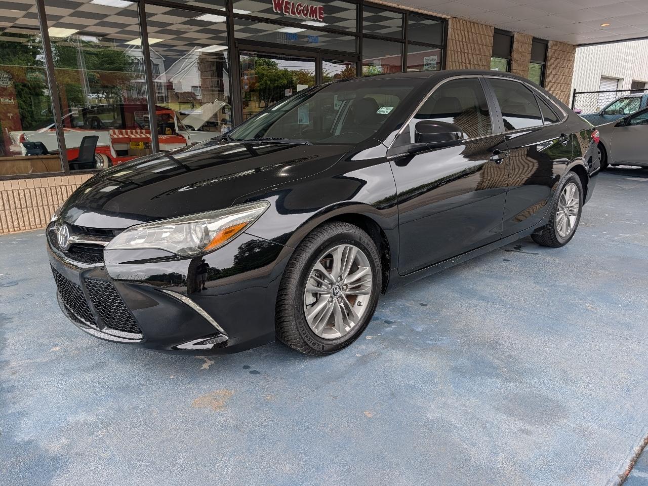 Toyota Camry 4dr Sdn I4 Auto SE w/Special Edition Pkg (Natl) 2016