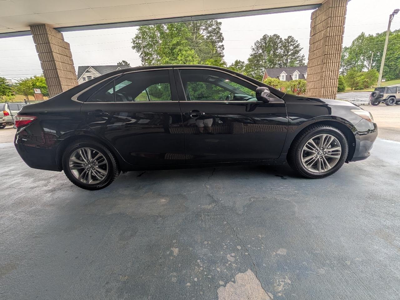 Toyota Camry 4dr Sdn I4 Auto SE w/Special Edition Pkg (Natl) 2016