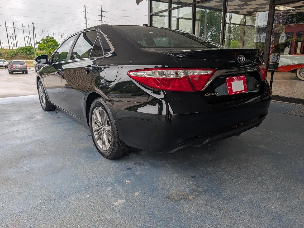 Toyota Camry 4dr Sdn I4 Auto SE w/Special Edition Pkg (Natl) 2016
