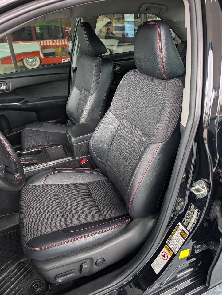Toyota Camry 4dr Sdn I4 Auto SE w/Special Edition Pkg (Natl) 2016