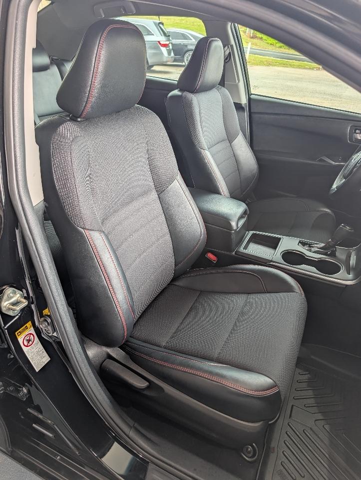 Toyota Camry 4dr Sdn I4 Auto SE w/Special Edition Pkg (Natl) 2016