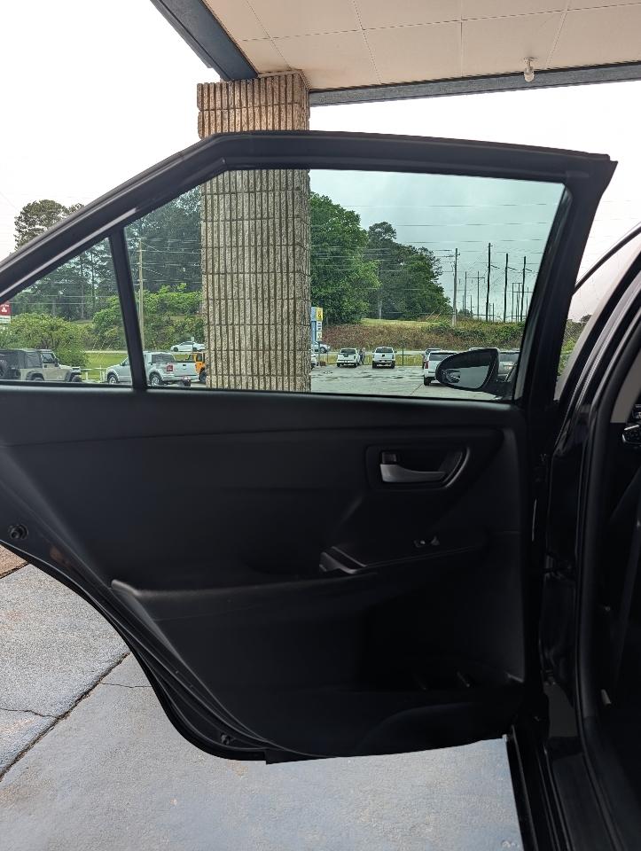 Toyota Camry 4dr Sdn I4 Auto SE w/Special Edition Pkg (Natl) 2016