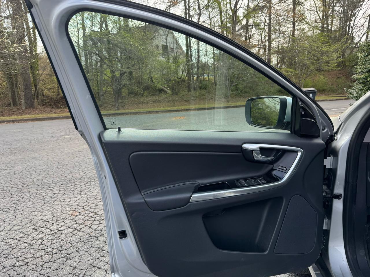 Volvo XC60 AWD 4dr T6 Drive-E 2016