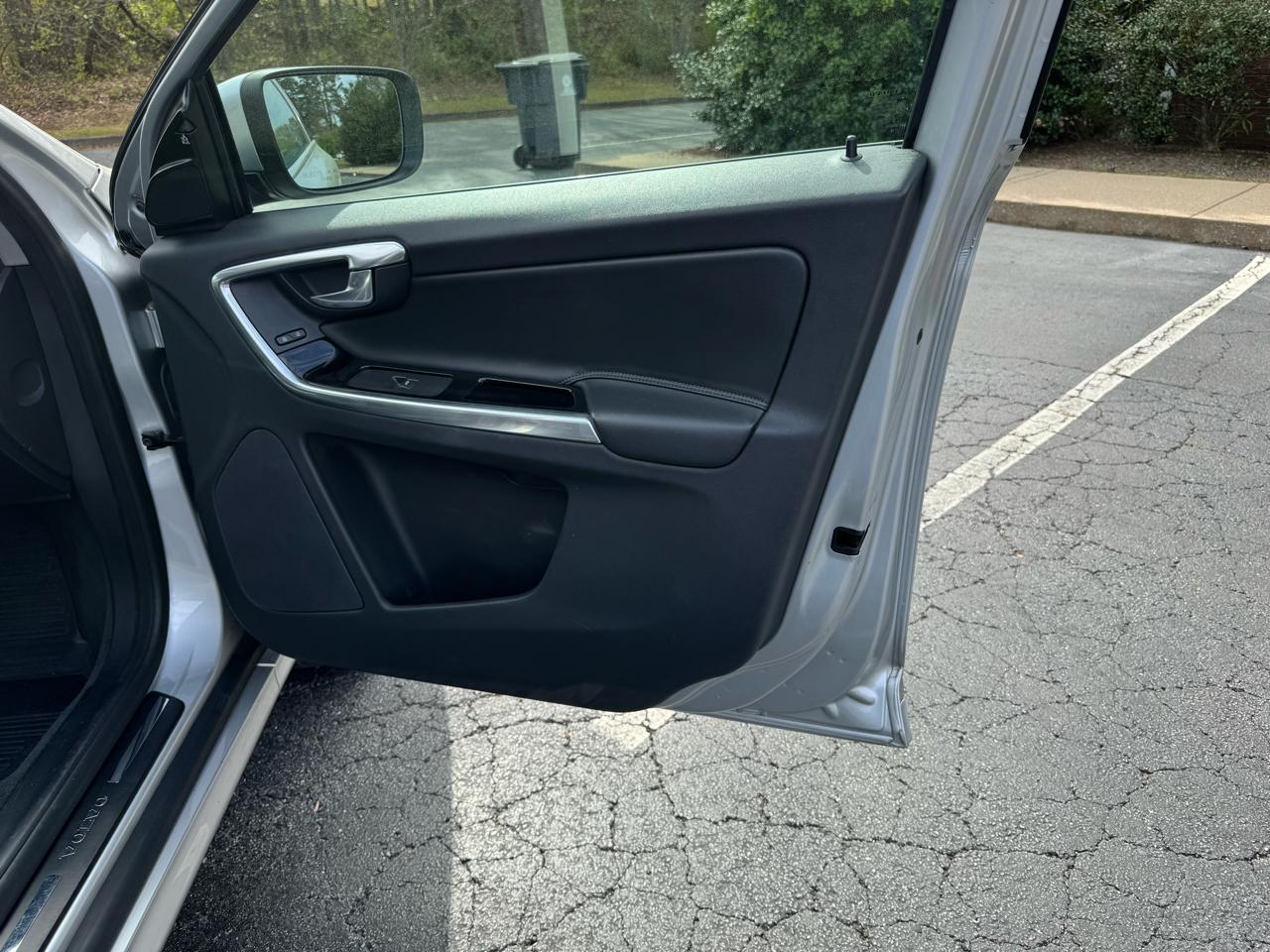 Volvo XC60 AWD 4dr T6 Drive-E 2016