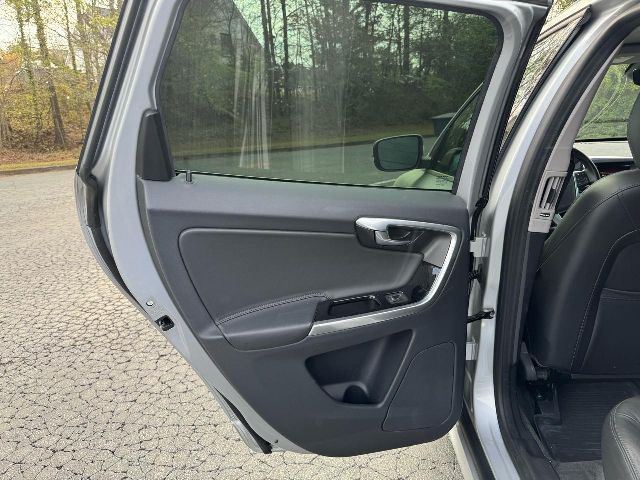 Volvo XC60 AWD 4dr T6 Drive-E 2016