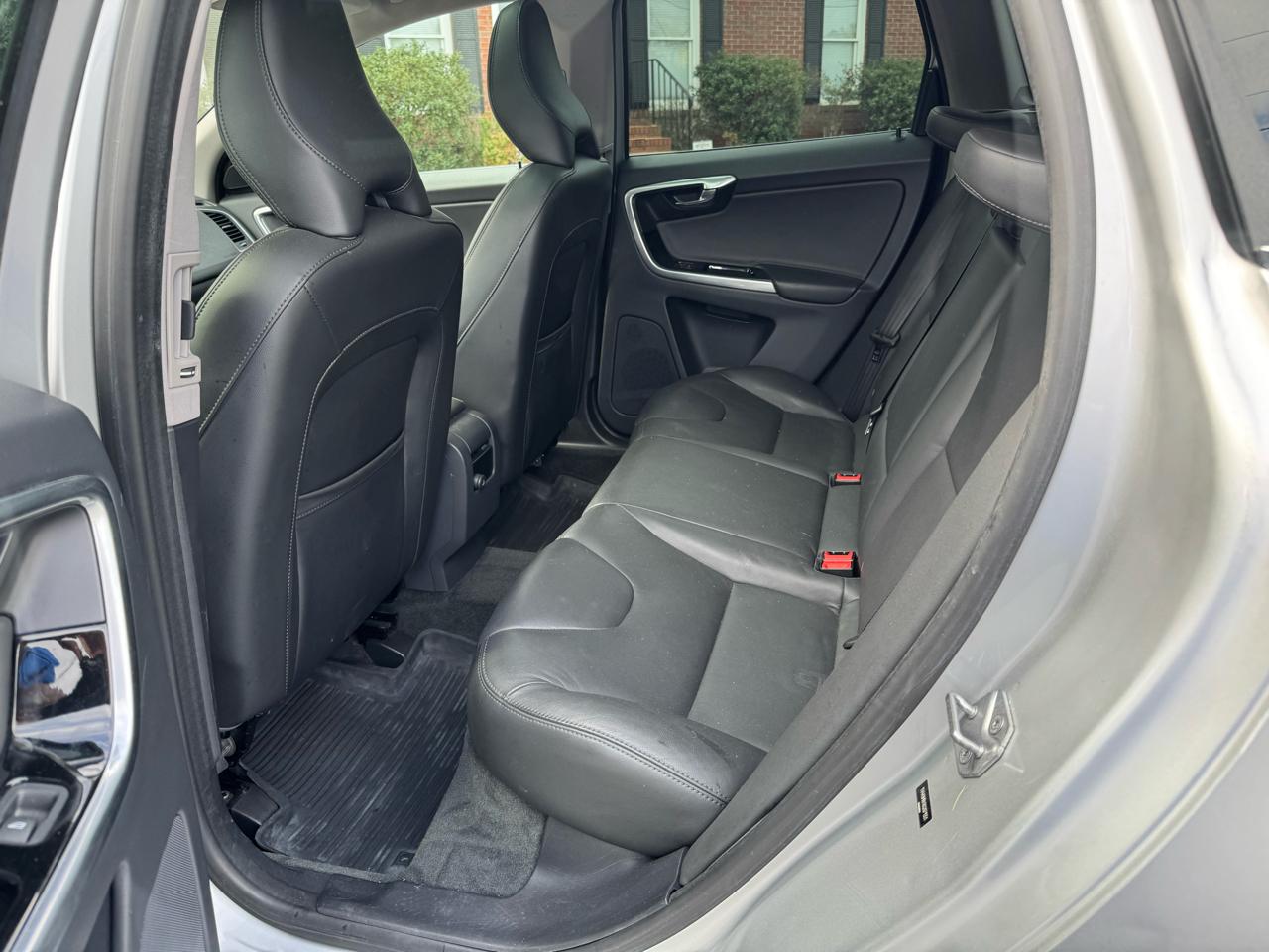 Volvo XC60 AWD 4dr T6 Drive-E 2016