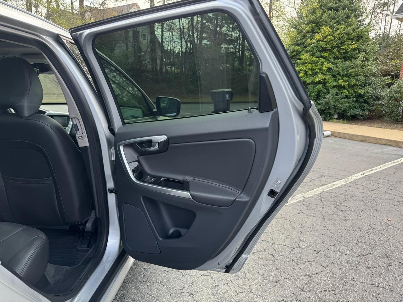 Volvo XC60 AWD 4dr T6 Drive-E 2016