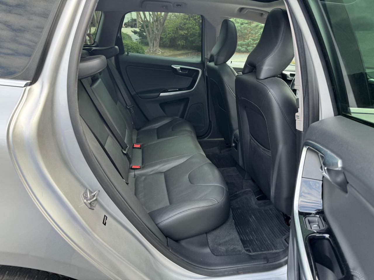 Volvo XC60 AWD 4dr T6 Drive-E 2016