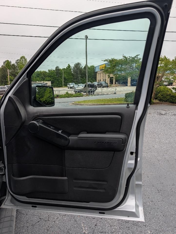 Ford Explorer Sport Trac RWD 4dr Limited 2010