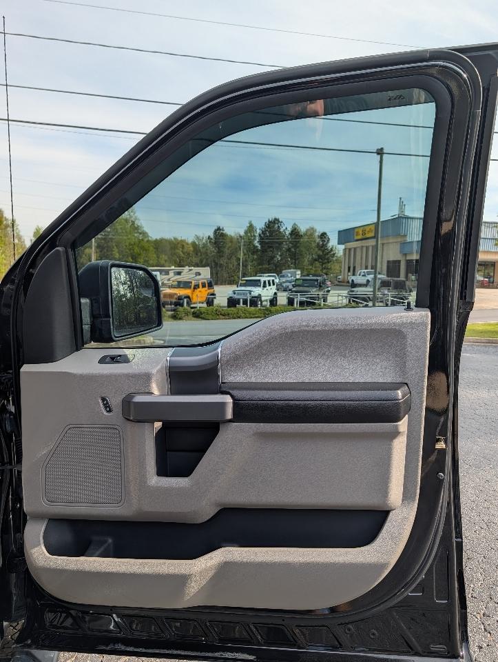 Ford F-150 4WD SuperCrew 139" XLT 2018