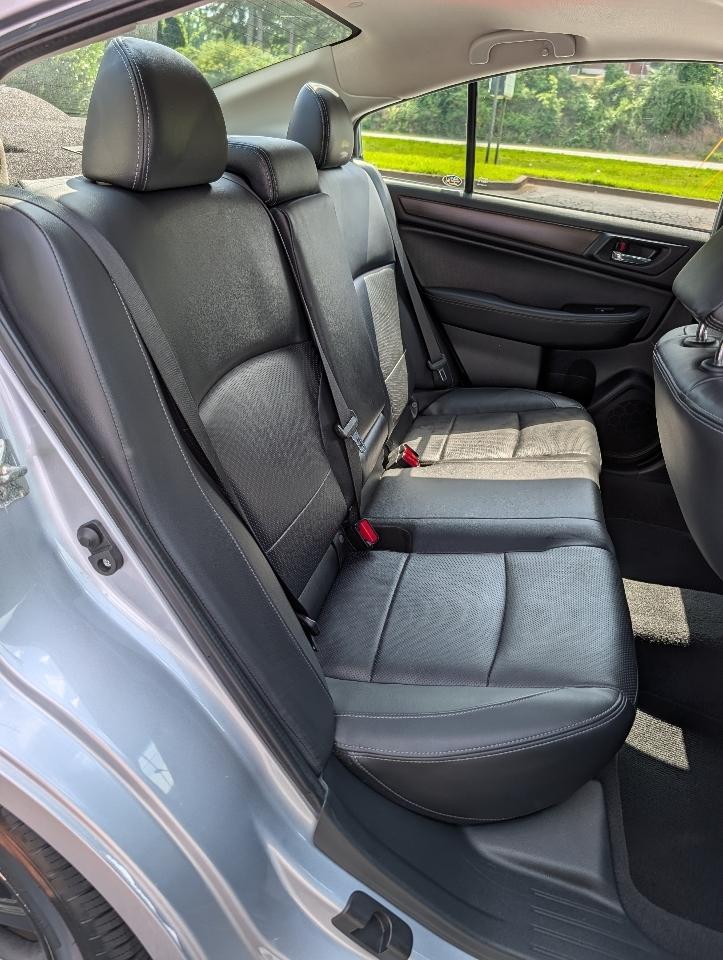 Subaru Legacy 4dr Sdn 2.5i Limited PZEV 2015