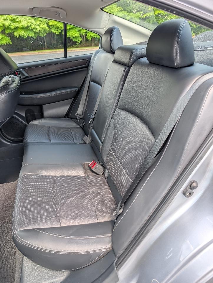 Subaru Legacy 4dr Sdn 2.5i Limited PZEV 2015