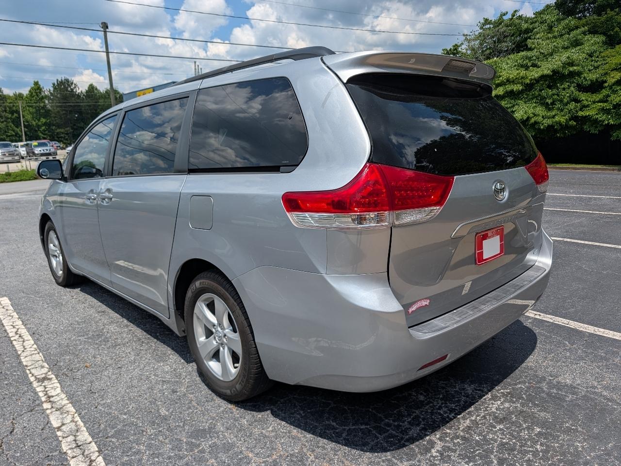Toyota Sienna 5dr 7-Pass Van V6 LE AAS FWD (Natl) 2014