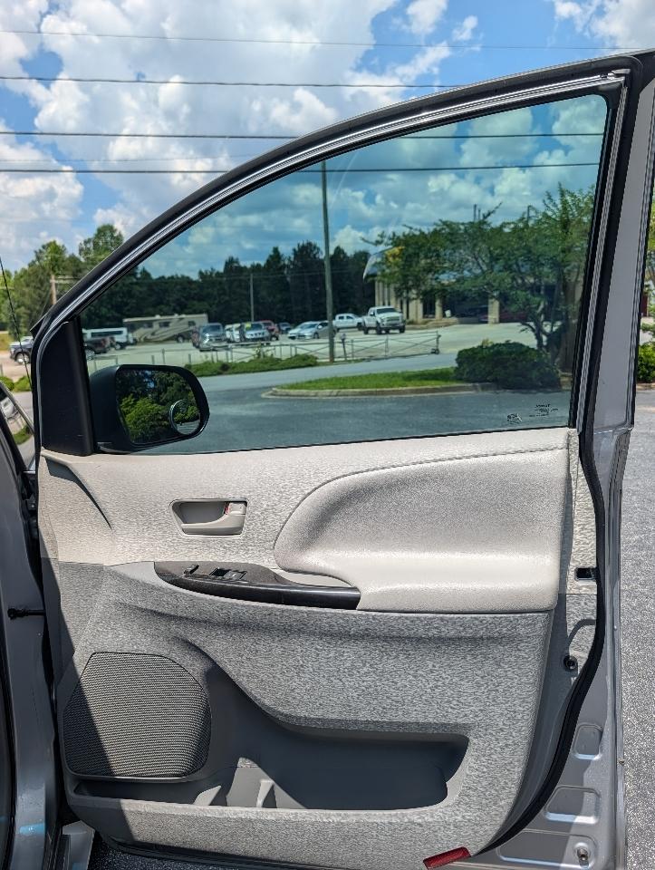Toyota Sienna 5dr 7-Pass Van V6 LE AAS FWD (Natl) 2014