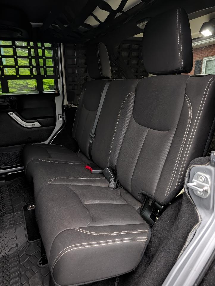 Jeep Wrangler Unlimited 4WD 4dr Rubicon 2014