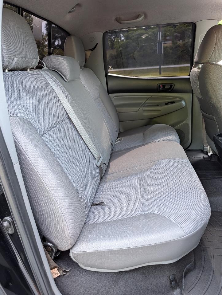 Toyota Tacoma 4WD Double Cab V6 MT (Natl) 2013