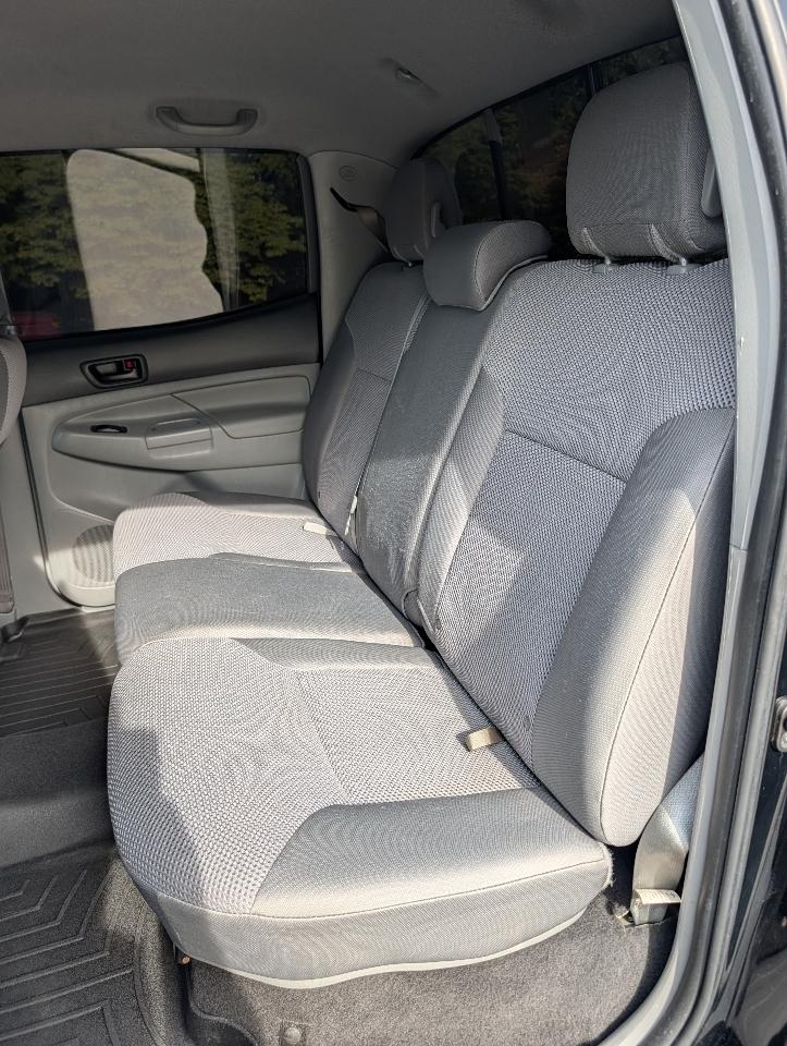 Toyota Tacoma 4WD Double Cab V6 MT (Natl) 2013