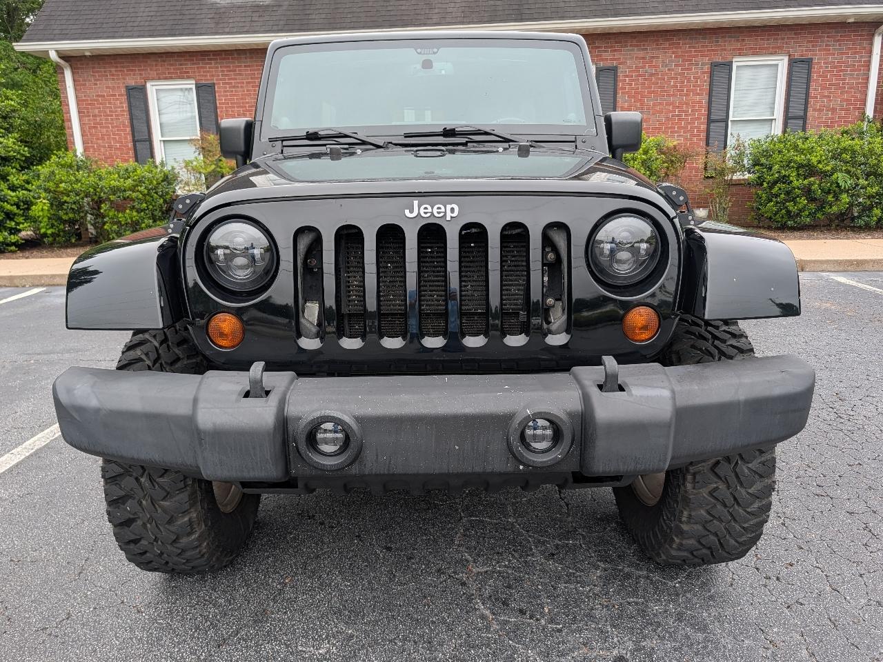 Jeep Wrangler Unlimited 4WD 4dr Sahara 2013