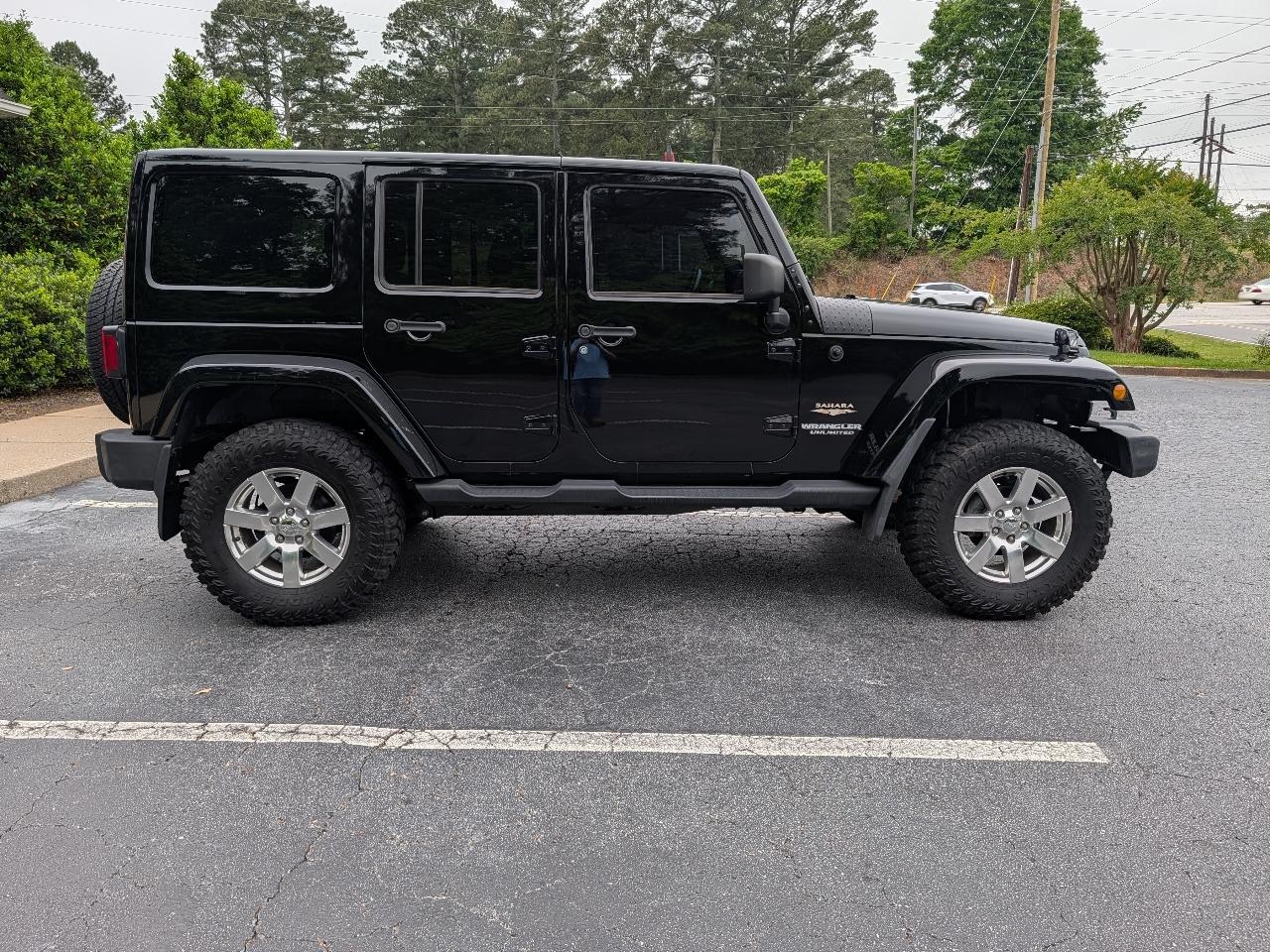 Jeep Wrangler Unlimited 4WD 4dr Sahara 2013