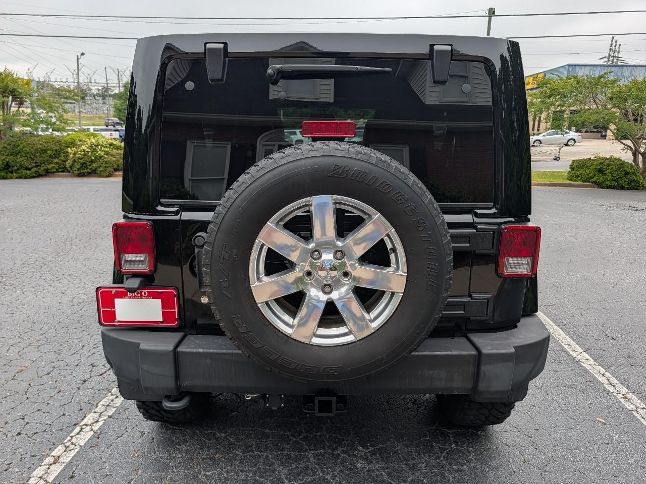 Jeep Wrangler Unlimited 4WD 4dr Sahara 2013