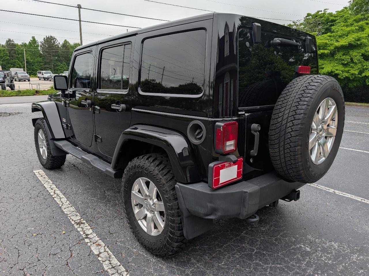 Jeep Wrangler Unlimited 4WD 4dr Sahara 2013