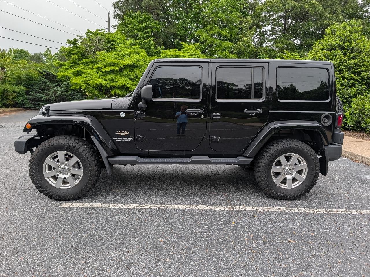 Jeep Wrangler Unlimited 4WD 4dr Sahara 2013