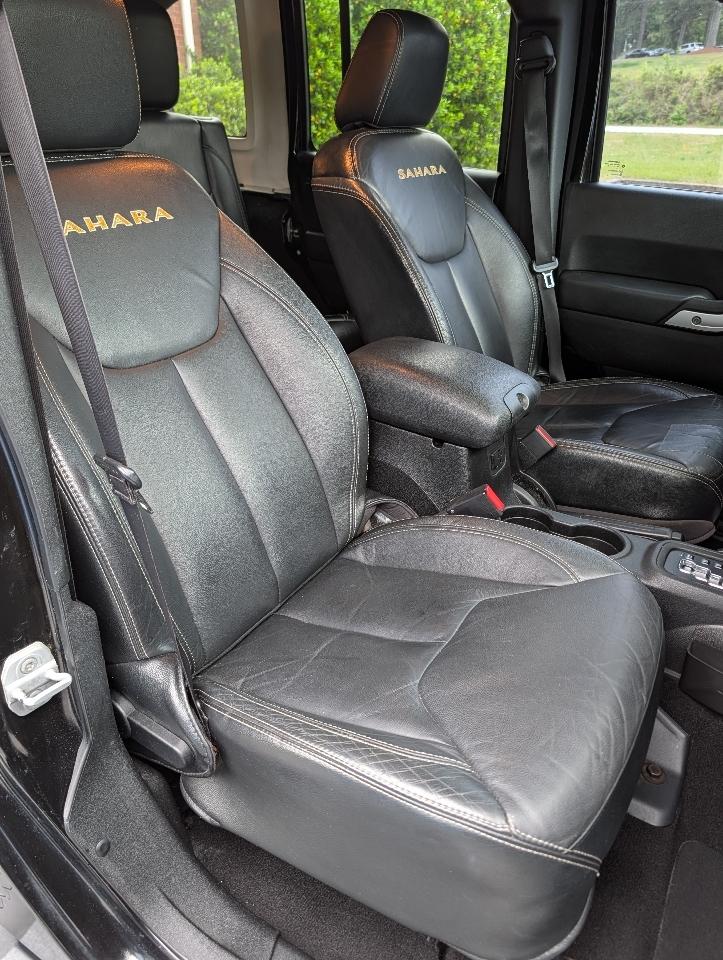 Jeep Wrangler Unlimited 4WD 4dr Sahara 2013