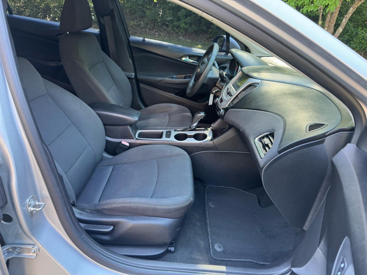 Chevrolet Cruze 4dr Sdn 1.4L LS w/1SB 2017
