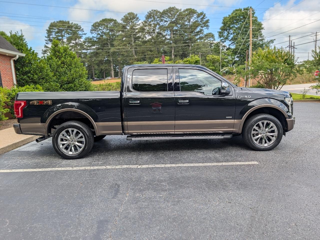 Ford F-150 4WD SuperCrew 157" Lariat w/HD Payload Pkg 2015