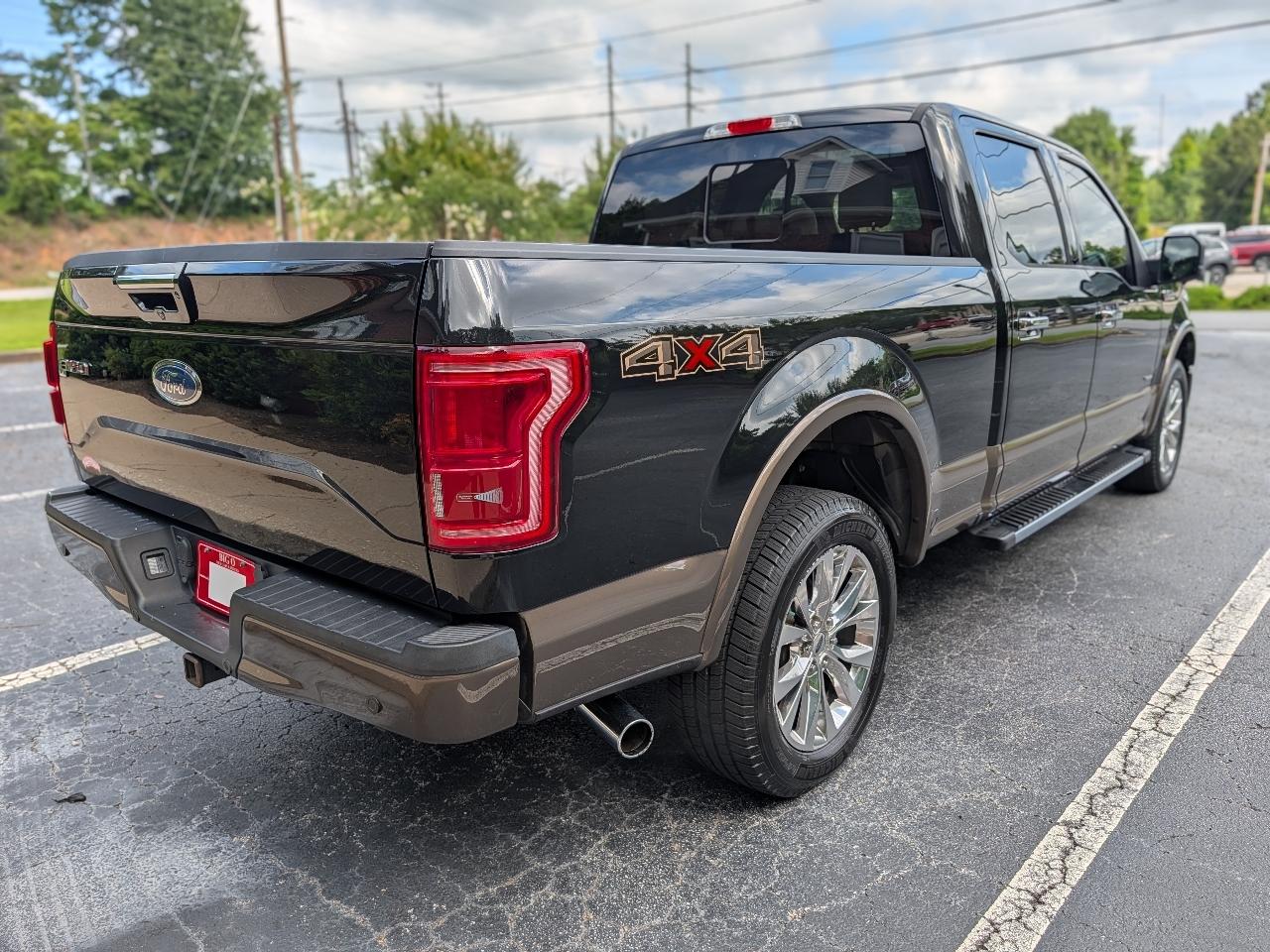 Ford F-150 4WD SuperCrew 157" Lariat w/HD Payload Pkg 2015