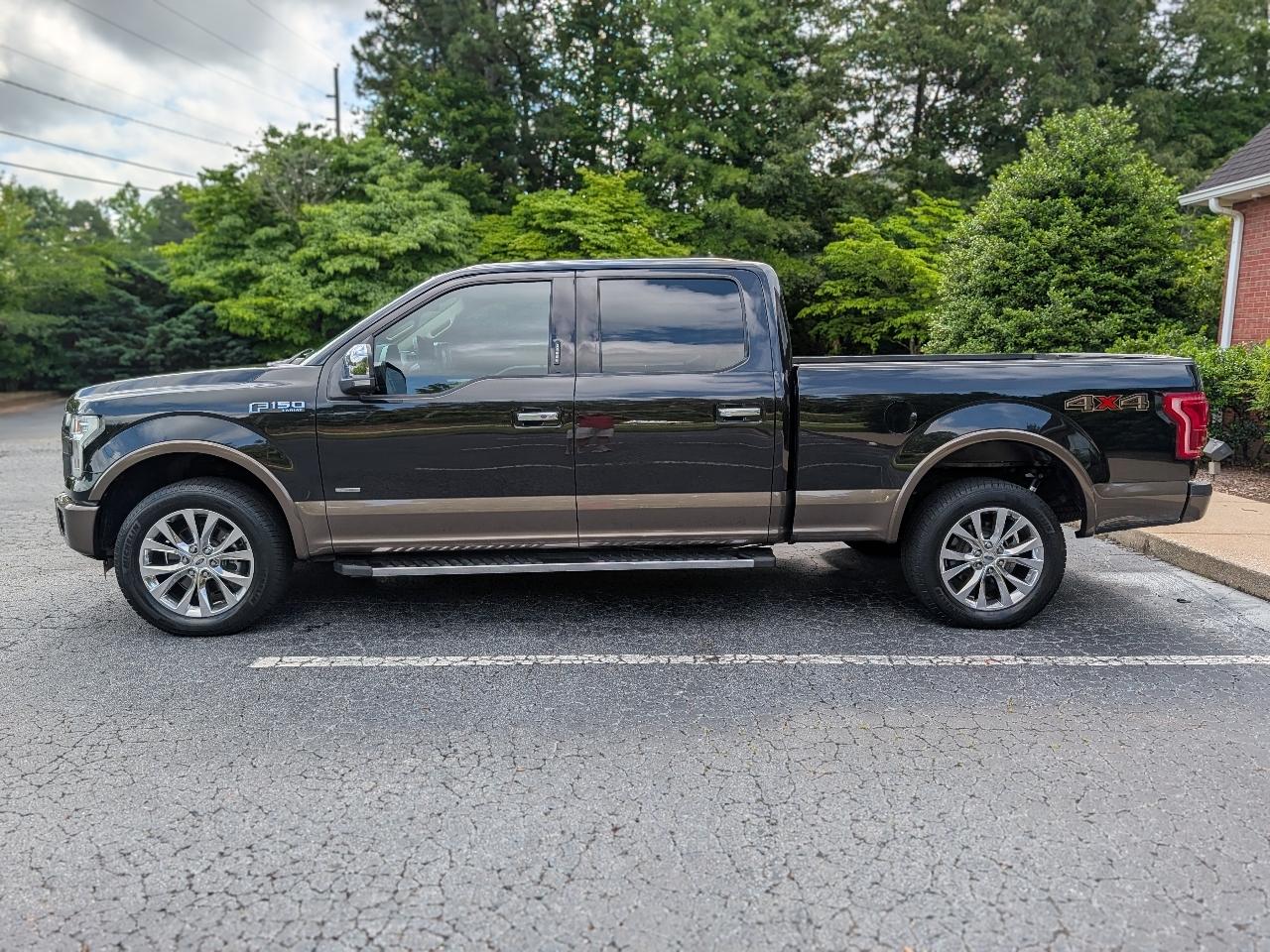Ford F-150 4WD SuperCrew 157" Lariat w/HD Payload Pkg 2015