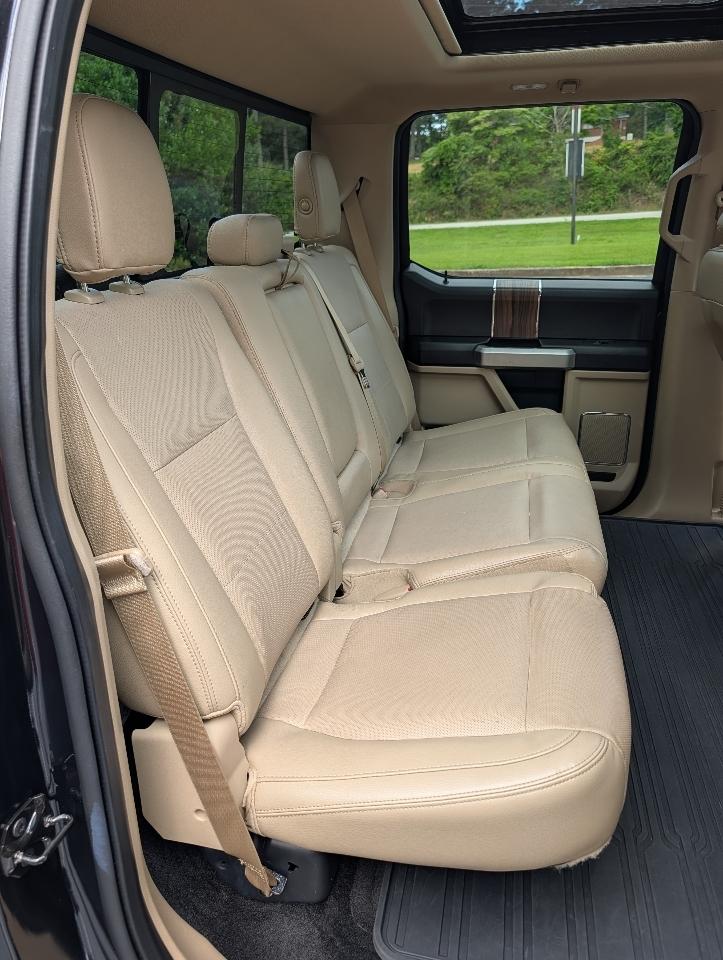 Ford F-150 4WD SuperCrew 157" Lariat w/HD Payload Pkg 2015