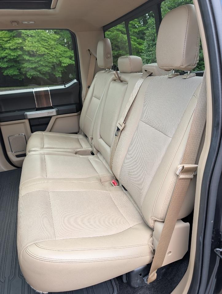 Ford F-150 4WD SuperCrew 157" Lariat w/HD Payload Pkg 2015