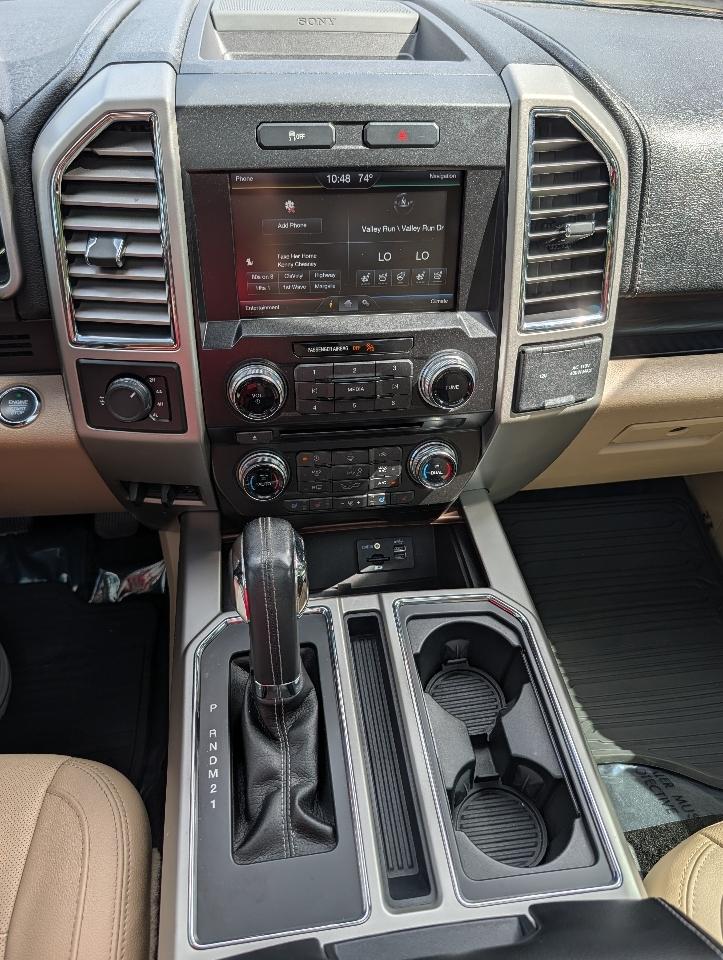 Ford F-150 4WD SuperCrew 157" Lariat w/HD Payload Pkg 2015