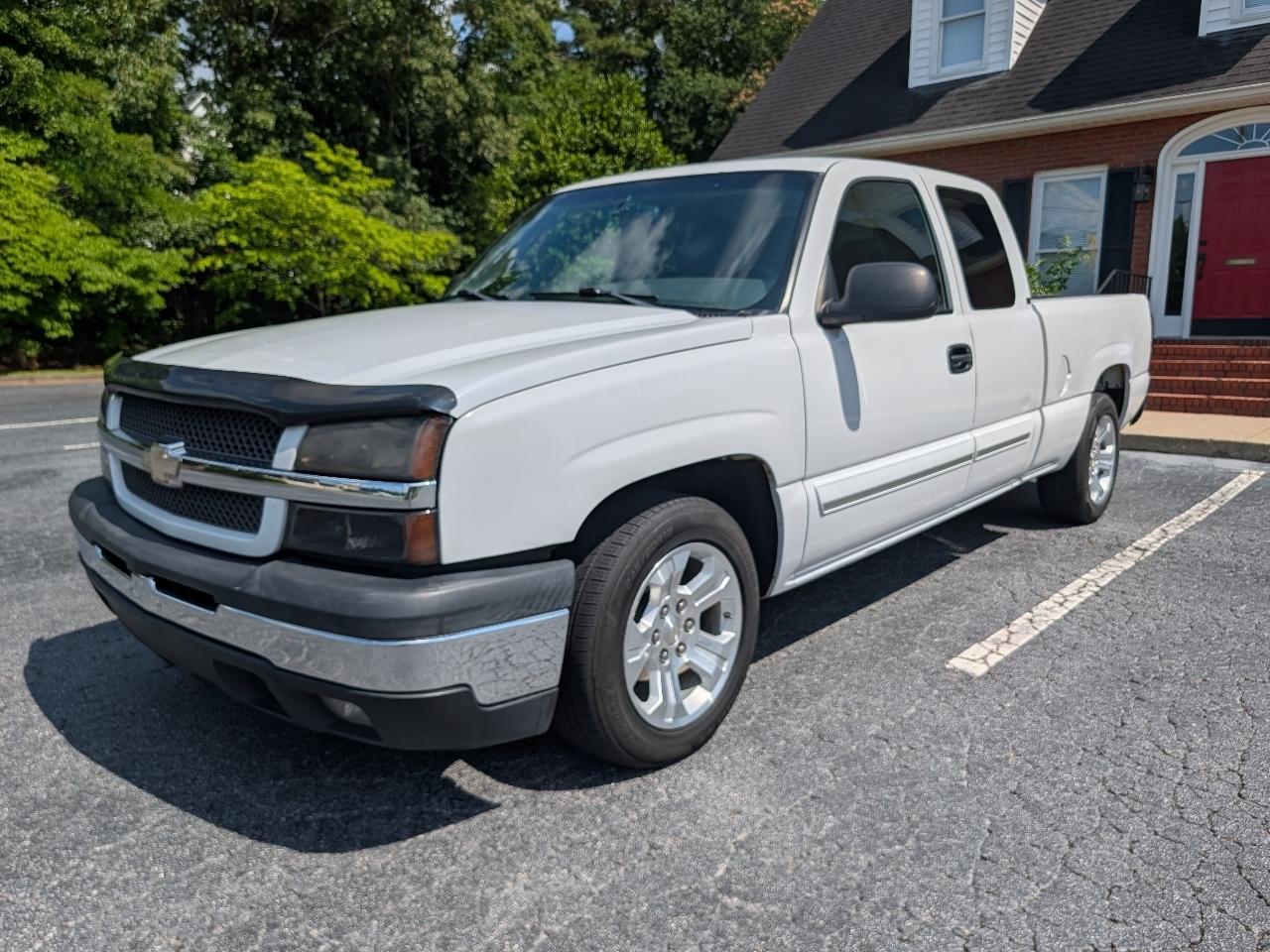 2003 Chevrolet Silverado 1500 Ext Cab 143.5" WB LS