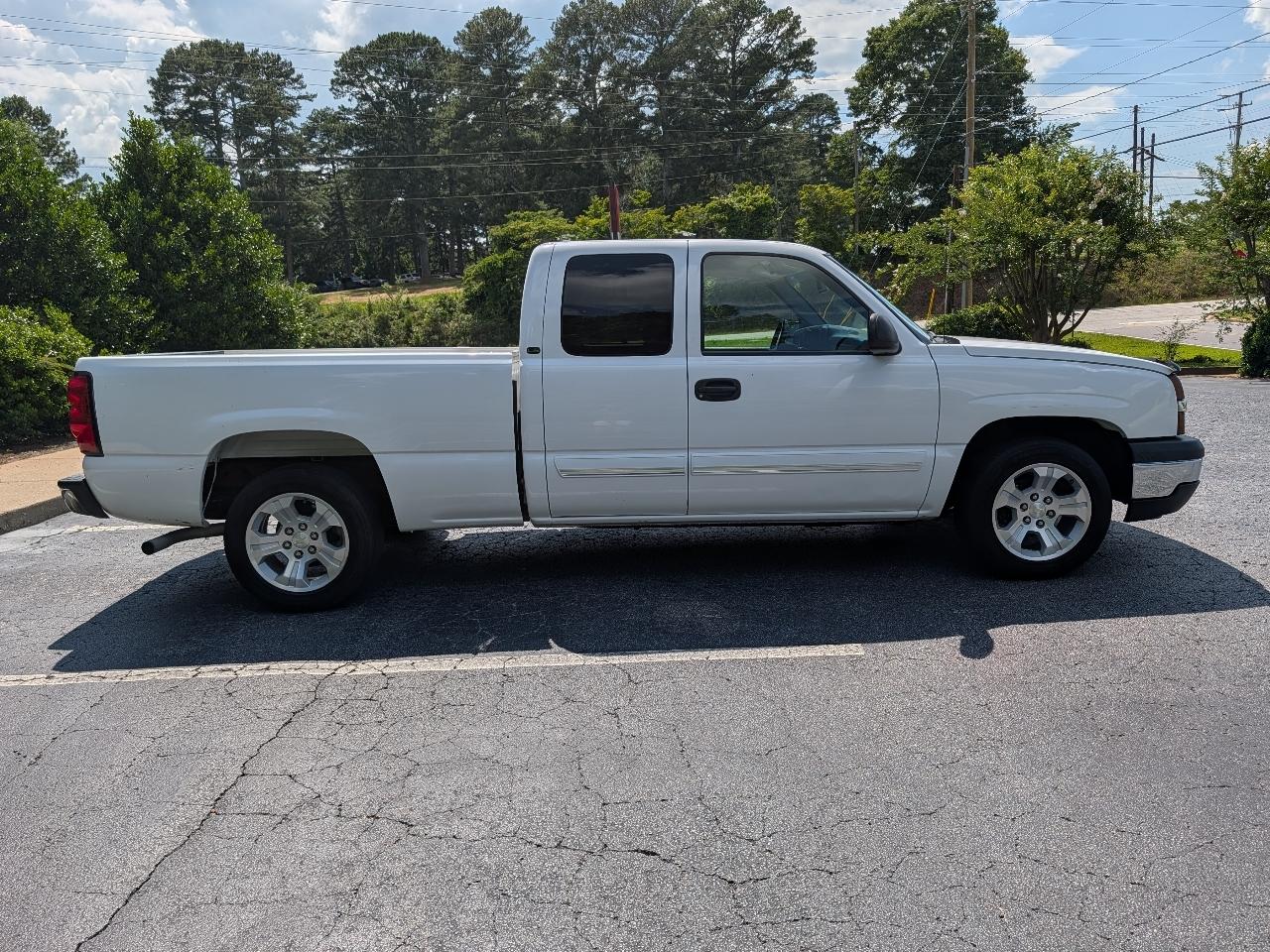 Chevrolet Silverado 1500 Ext Cab 143.5" WB LS 2003